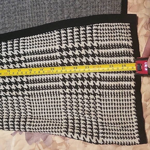 Cute checkered pattern cardi, very good condition. - Picture 5 of 7